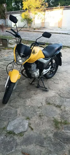 Moto muito boa só tranferir não tem multa e já tá pago o licenciamento desse ano