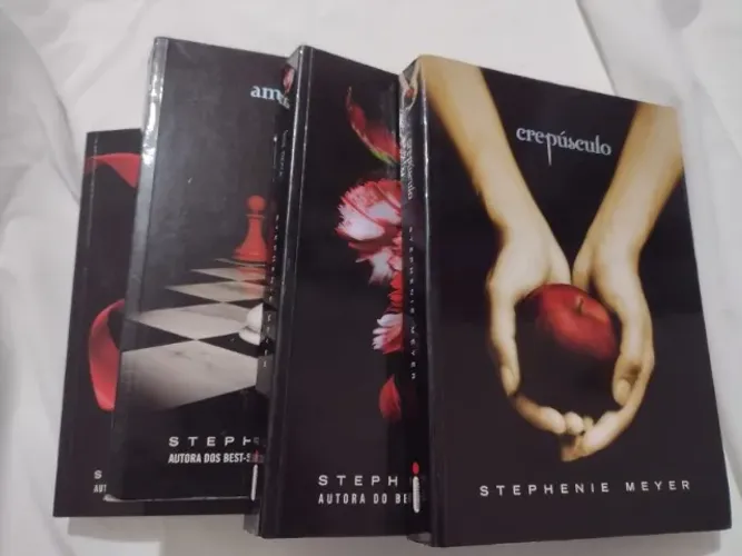 Coleção Completa Saga Crepúsculo Stephenie Meyer - 4 Livros Originais Usados Excelente
