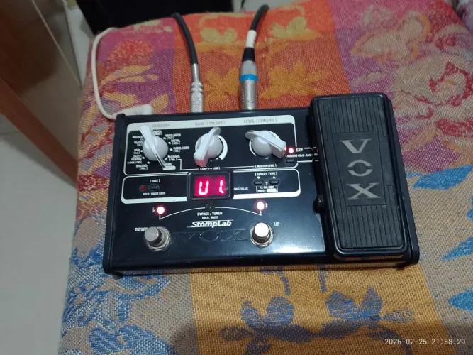 Pedaleira P/ Guitarra Vox Stomplab 2g muito nova 