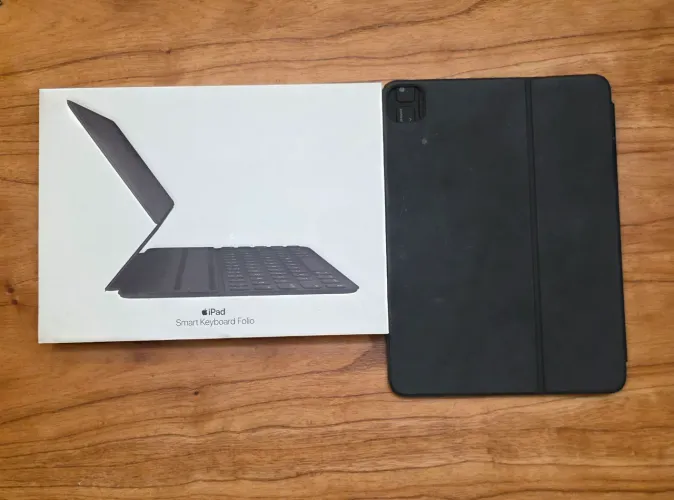 Apple Ipad Smart Keyboard Folio- Ipad Air/ Ipad Pro