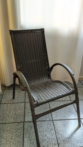 Cadeira Área Externa de Junco Fibra Sintética Cor Marrom-claro. Sem uso.