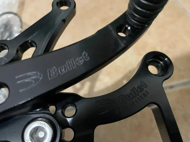 Pedaleira Bullet Triumph Daytona