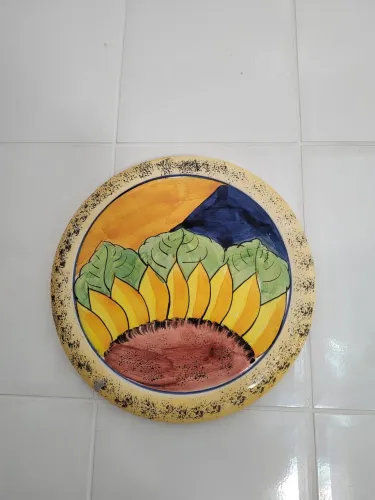 Prato de louça antigo por na parede desenho girassol pintado mão medida 40x40