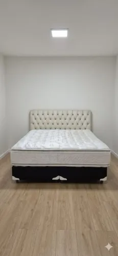 Vendo cama box queen