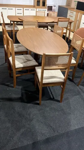 Mesa de Jantar elegante oval com 6 cadeiras 1.80x1.00