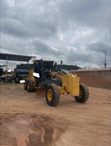 Motoniveladora Jonh Deere 620G