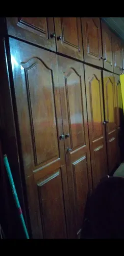 Guarda roupa madeira ipê com maleiro