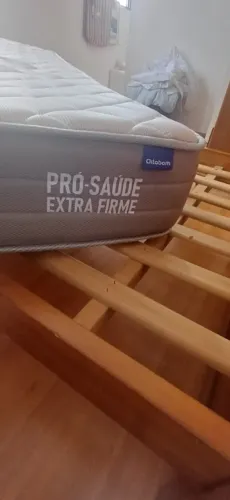 Cama de Solteiro em Madeira Maciça + Colchão Ortobom Pró-Saúde Extra Firme