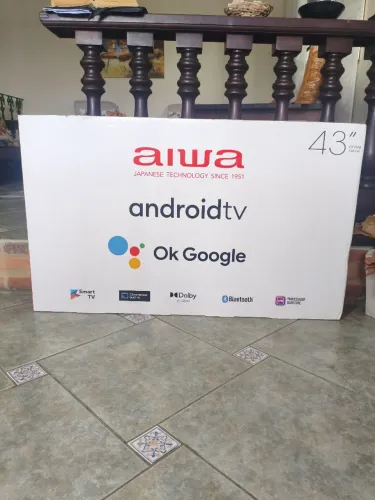 Smart TV Aiwa de 43 polegadas Lacrada