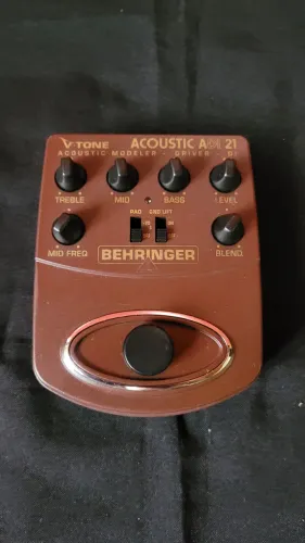 Pedal ADI-21 behringer
