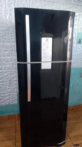 Geladeira Electrolux frost free digital