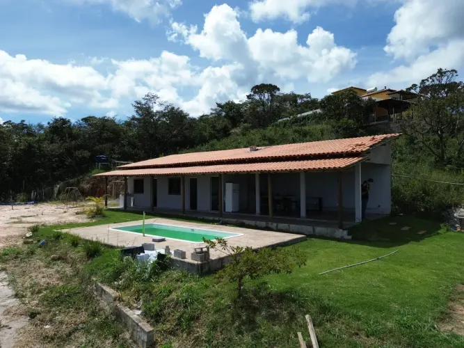 Sítio 1.000m² com Piscina e Vista para a Serra da Piedade 40km de BH.