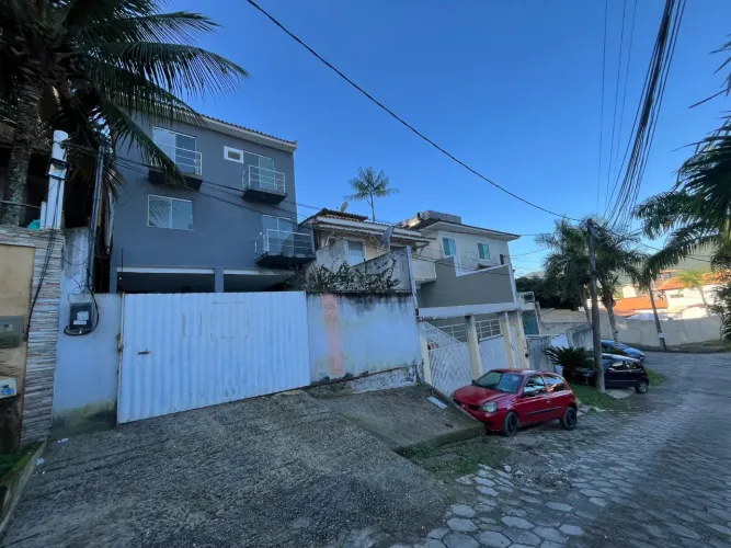 Casa (Sobrado Triplex), com 3 quartos e 3 banheiros para Aluguel, 130 m² em Niterói/RJ