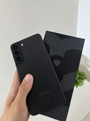 Samsung s22 plus 128GB/8GB snapdragon 8 gen 1