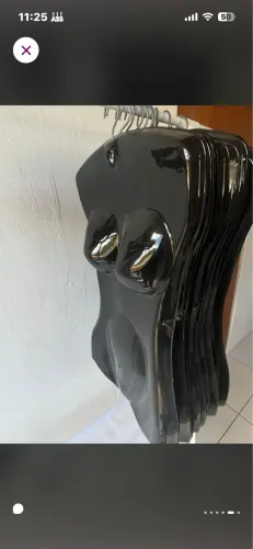 Arara para exposição de roupas + manequins femininos Ideal para loja,