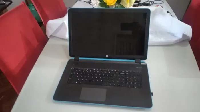 Notebook HP Azul - Quad-Core AMD A8 / 8GB RAM / Ótimo para Estudo e Trabalho