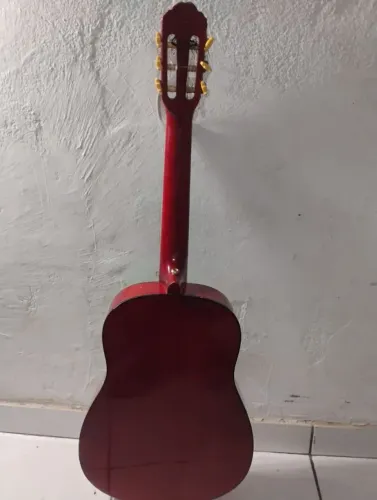 Violão iniciante vogga em ótimo estado cordas novas apenas uma precisa ser ajudada