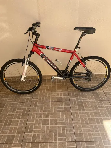 Bicicleta Aro 26 com 21 marchas 