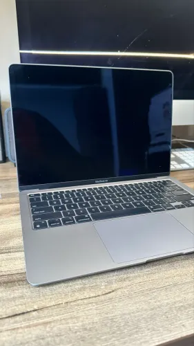Macbook M1 2020 tela quebrada