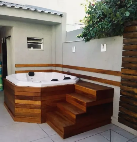 Deck jacuzzi sob medida 