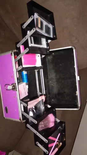 Vendo maleta+ materiais de cílios