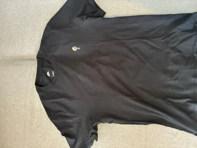 Camiseta Nike Sportswear Preta com Patch Bordado - Original - Tam M