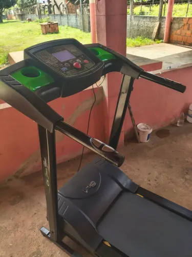 Vende-se uma esteira elétrica