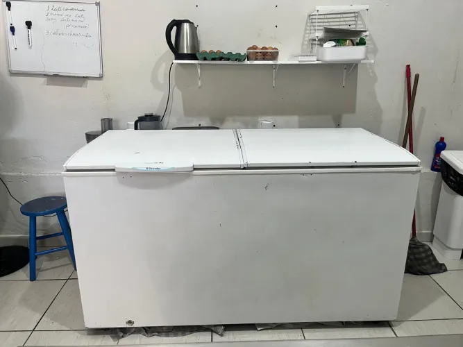 Freezer e geladeira orizontal