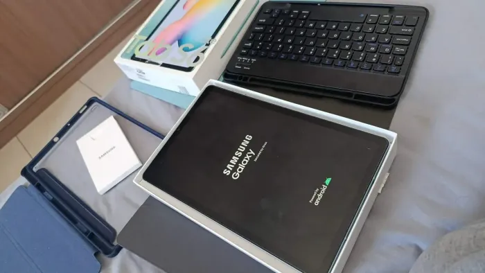 Samsung Galaxy Tab S6 2024 completo + teclado e capinhas