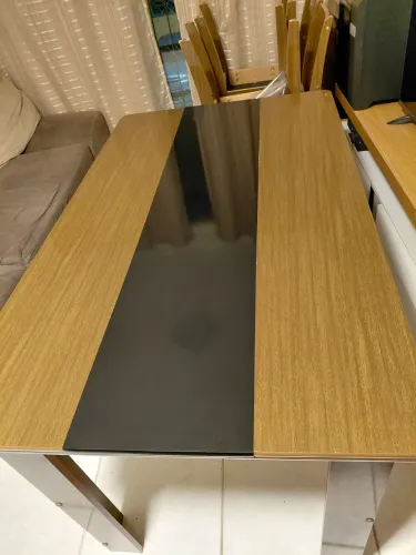 Mesa de madeira usada com 4 cadeiras excelente estado