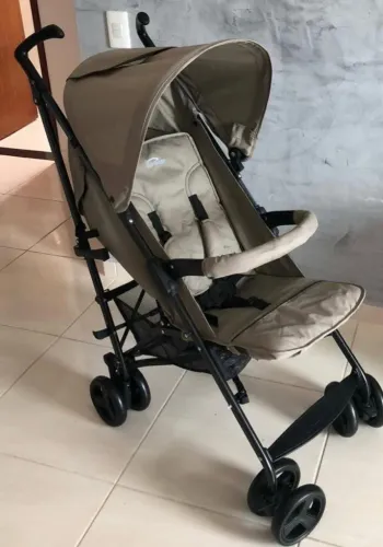 Vendo carrinho de bebê Burigoto em ótimo estado 