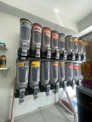 Dispenser de ração usado apenas 6 meses