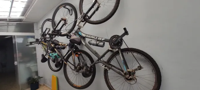 Conjunto 03 bikes e acessórios (incluso o suporte para bikes de carro para engate)