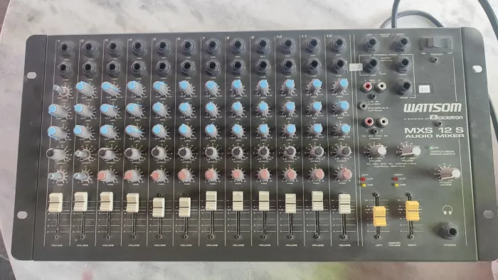 Mesa Watson 12k troco por caixa de som ativa