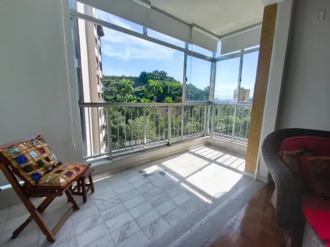 Excelente dois quartos com dependência e vaga em Boa Viagem.