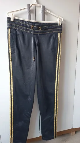 Calça esportiva Adidas preta