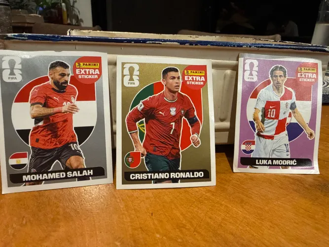 Cristiano Ronaldo dourada e mais 2!