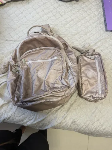 Vendo essa bolsa e estojo da Kipling original