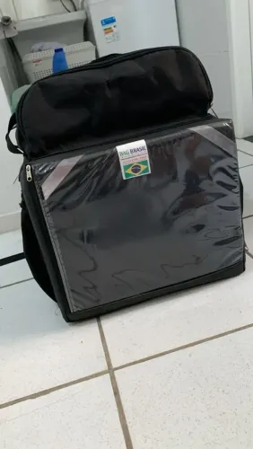 BAG DE ENTREGADOR COR PRETA MUITO BOA QUALIDADE LAMINADA POR DENTRO OTIMO ESTADO. 