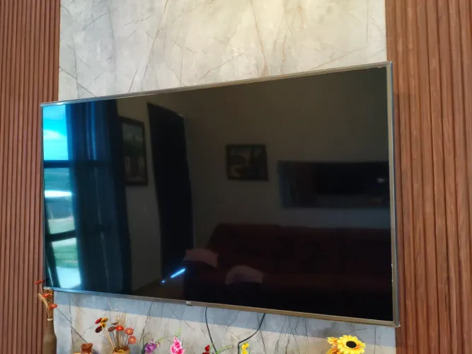 TV LG 75 com defeito