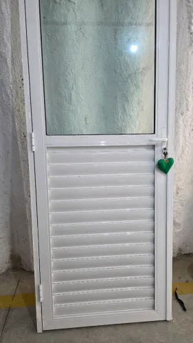 Porta de aço com vidro