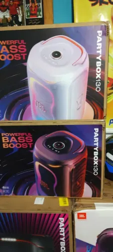 Vendo JBL partybox 130 lançamento tenho de vitrine e lacrada branca e preta *90