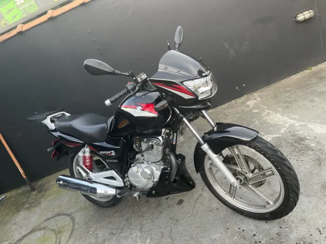 GSR 125 S ano 2016 a mais completa da categoria