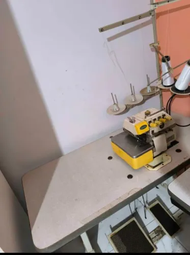 Máquina de costura interlock