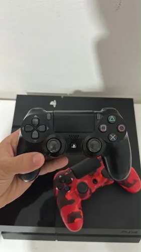 PS4 dois controles + dois fifas 16 e 20 caixa do console inclusa