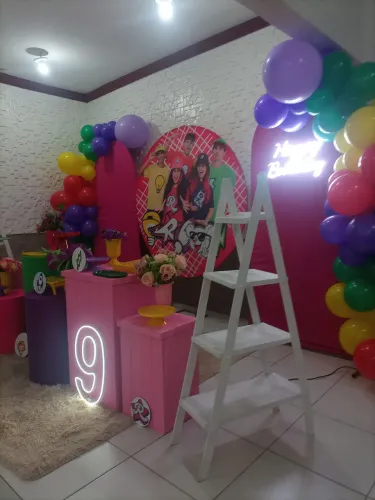 Tema Emily Vick 