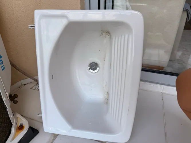 Tanque de lavanderia Roca 50 cm em louça