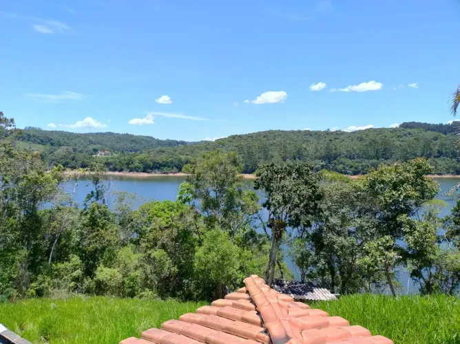 Chácara com acesso a represa em Juquitiba