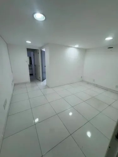 Alugo sala comercial na Ponta verde a jma quadra da praia