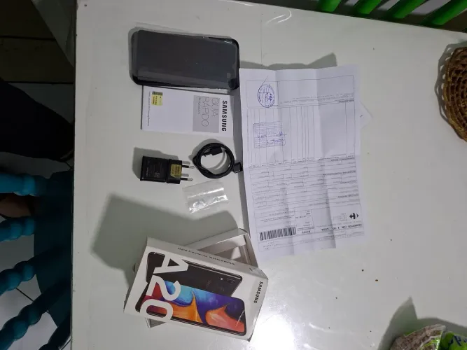 Celular A20 , em perfeito estado , muito novo